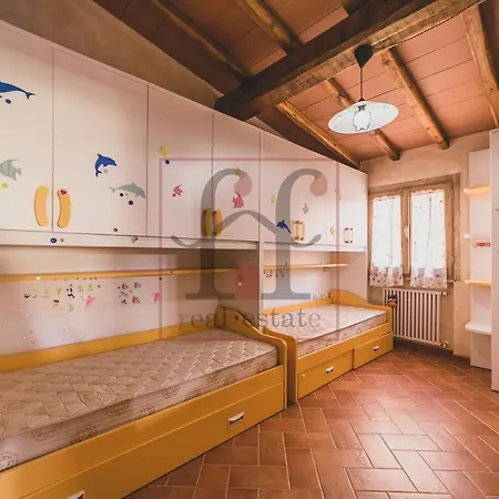 Villa Leopolda 度假居 *
