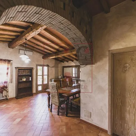 Villa Leopolda 度假居 *